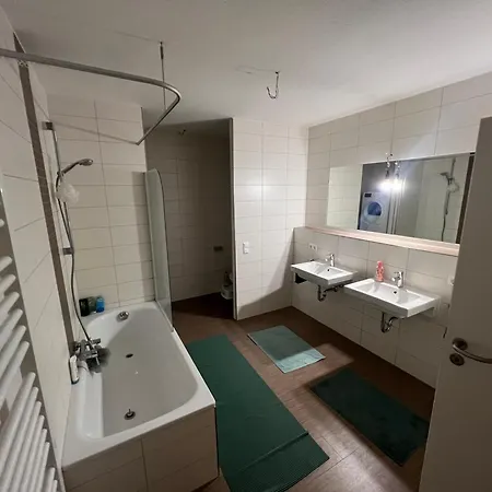 Zentral Gelegen Skyline Plaza *